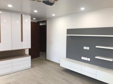 Room in 3 BHK Builder Floor at Sector 95 – for Sale