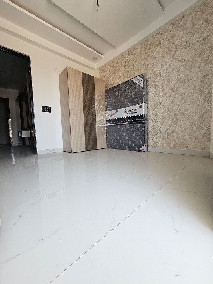 Kitchen, knowledge park v greater noida 3 Bedroom 1500 Sq.Ft. Builder Floor In Knowledge Park V Greater Noida Greater Noida 7997846