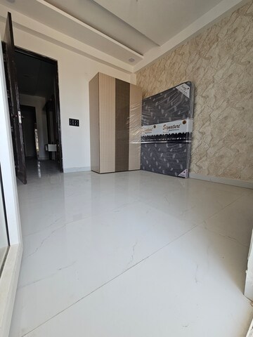 Furnished Amenities in 3 BHK Builder Floor at Knowledge Park V Greater Noida – for Sale