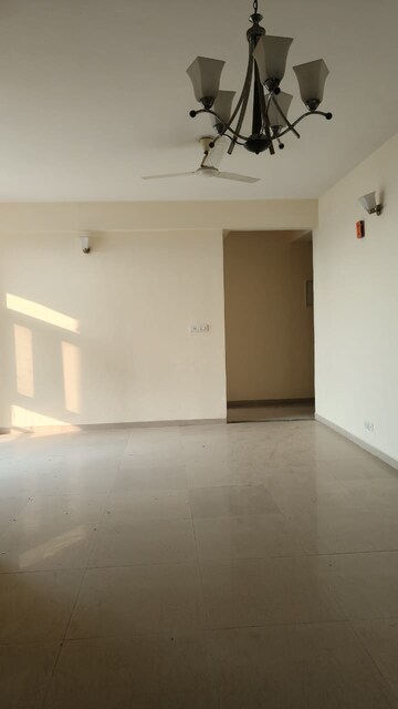 Room in 3 BHK Builder Floor at Omaxe Heights, Sector 86 – for Rent
