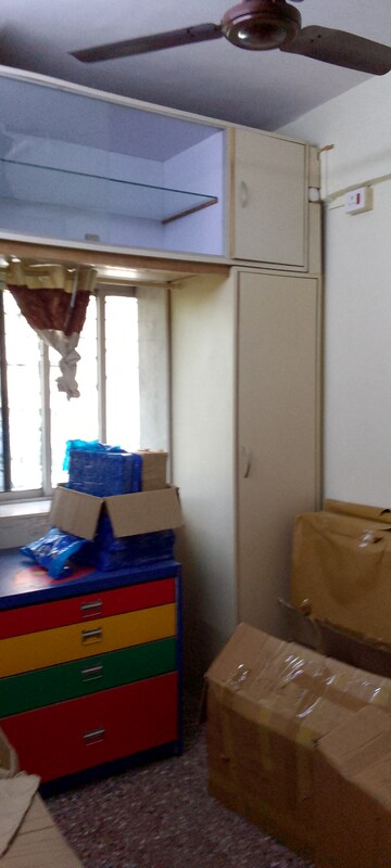 Furnished Amenities in 2 BHK Apartment at Jumbo Darshan, Andheri East – for Rent