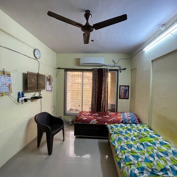 Bedroom in 1 BHK Apartment at Ghatkopar East – for Rent