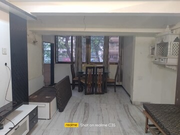 Bedroom in 2.5 BHK Apartment at Padmavati Apartment Mahim, Mahim – for Rent