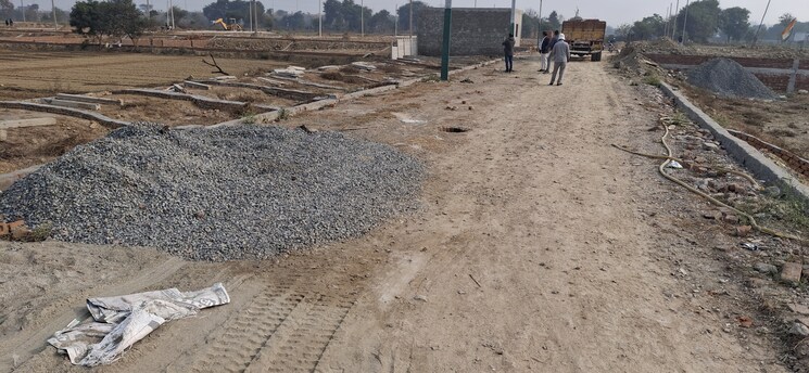 undefined, dhoom manikpur  80 Sq.Yd. Plot In Dhoom Manikpur Greater Noida 7997980