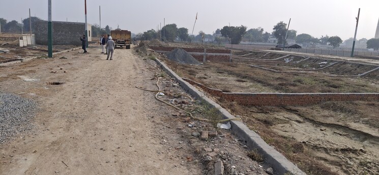 undefined, dhoom manikpur  80 Sq.Yd. Plot In Dhoom Manikpur Greater Noida 7997980