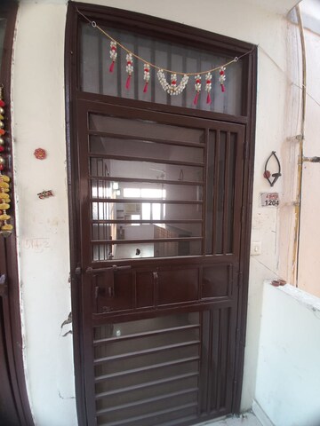 Room in 2 BHK Apartment at SRS Residency, Sector 88 – for Rent