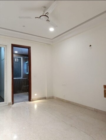 Room in 3 BHK Builder Floor at Sector 95 – for Sale