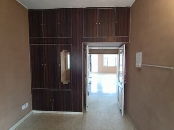 Room in 2 BHK Apartment at Sector 45 – for Rent