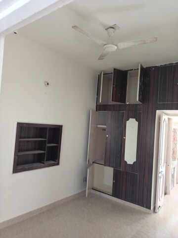 Room in 2 BHK Apartment at Sector 45 – for Rent