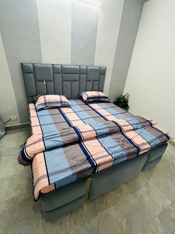 Bedroom in 2.5 BHK Apartment at Paschim Vihar – for Rent