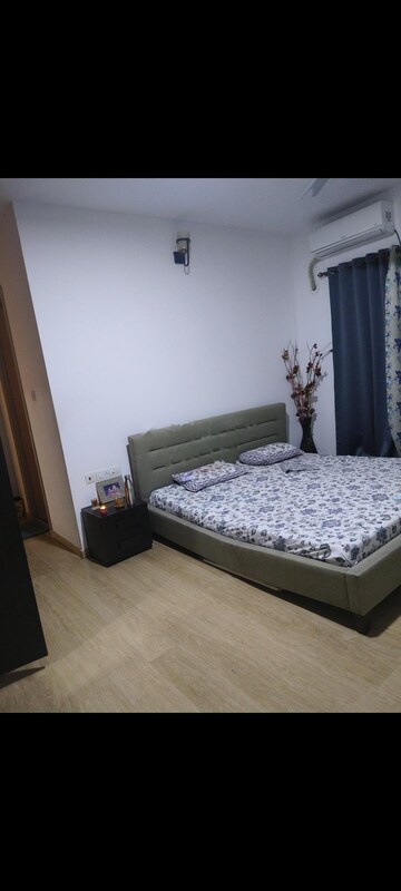 Bedroom in 2 BHK Apartment at Sheth Vasant Oasis, Andheri East – for Rent