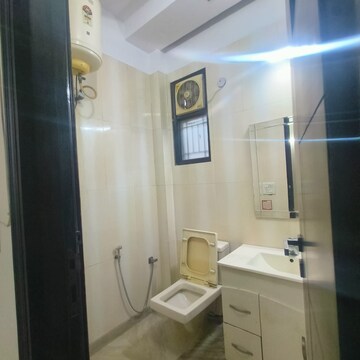 Bathroom in 3.5 BHK Builder Floor at Paschim Vihar – for Rent
