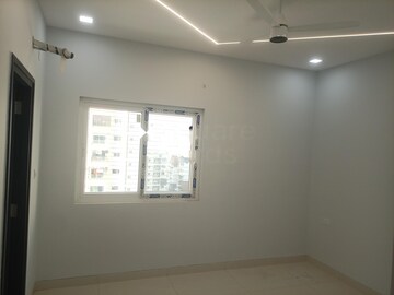 Room in 3 BHK Apartment at Honer Aquantis, Gopanpally – for Rent