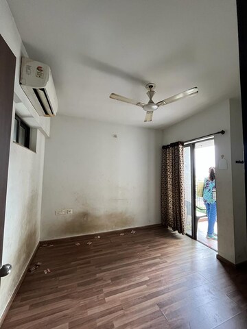 Room in 2.5 BHK Apartment at Lodha Palava City, Dombivli East – for Rent