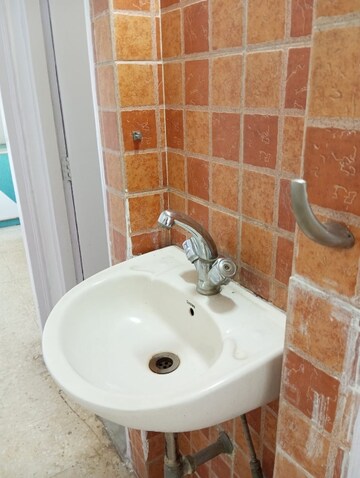 Bathroom in 1 BHK Apartment at Green Meadows Bluilding 2 Chs Ltd, Kandivali East – for Rent