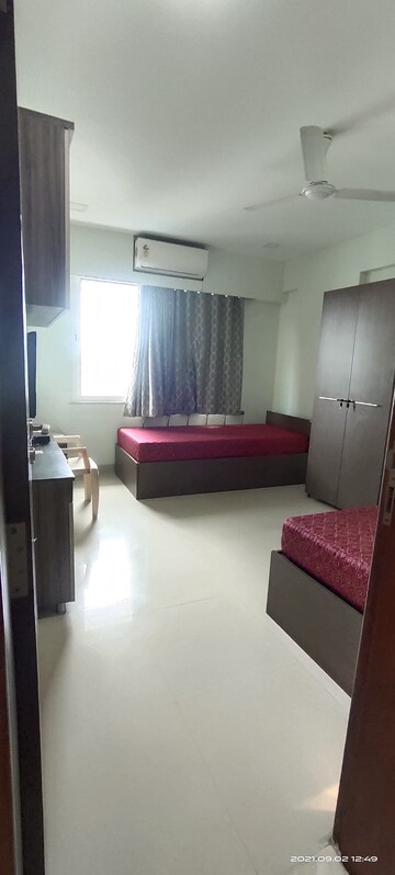 Bedroom in 3 BHK Apartment at Navjeevan – for Rent