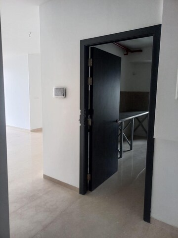 Room in 3 BHK Apartment at Wadhwa TW Gardens, Kandivali East – for Rent