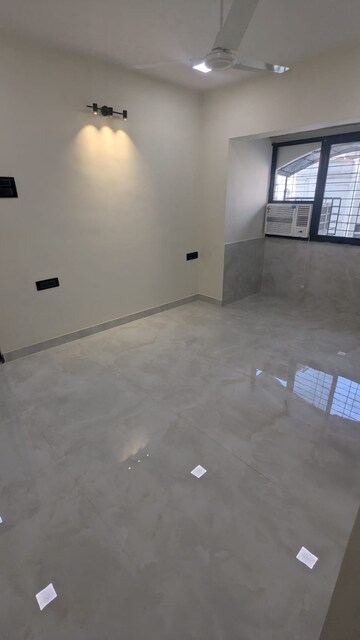 Master Bedroom in 2 BHK Apartment at Oakland Park, Andheri West – for Rent