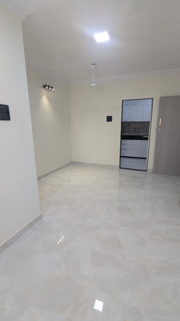 Room in 2 BHK Apartment at Oakland Park, Andheri West – for Rent