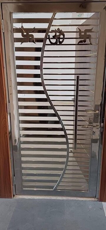 Staircase in 2 BHK Apartment at Amrapali Golf Homes, Sector 4, Greater Noida – for Sale