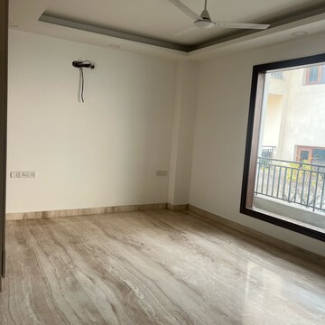 Room in 6+ BHK Independent House at Dlf Phase ii – for Sale
