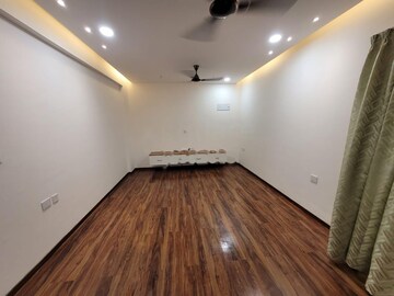 Room in 4 BHK Apartment at Muppas Indraprastha, Tellapur – for Rent