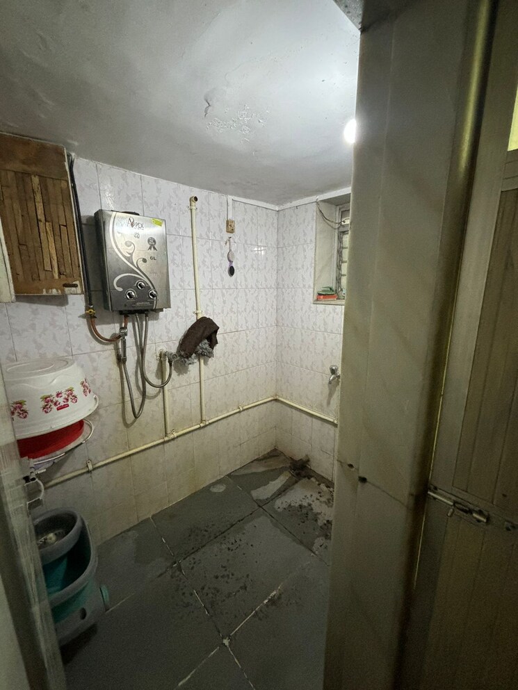 Bathroom, suvidha-chs-mulund-east 1 Bedroom 420 Sq.Ft. Apartment In Mulund East Mumbai 7998320