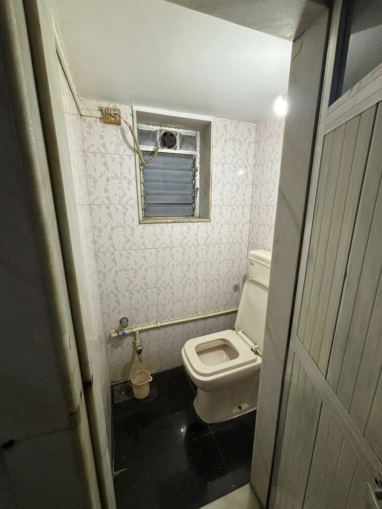 Bathroom, suvidha-chs-mulund-east 1 Bedroom 420 Sq.Ft. Apartment In Mulund East Mumbai 7998320