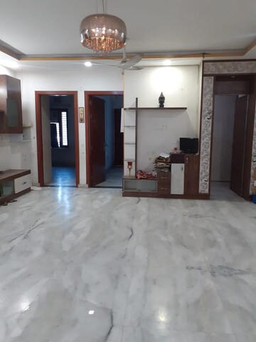 Room in 3 BHK Builder Floor at Sector 28 – for Rent