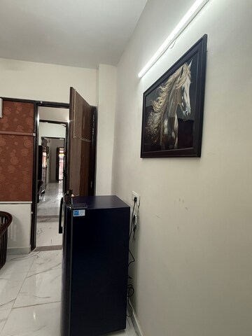 Furnished Amenities in 1 BHK Builder Floor at DLF City Phase III, Sector 24 – for Rent