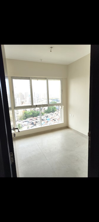 2 BHK Apartment For Rent in Shapoorji Pallonji Alpine Kandivali East Mumbai  7998591