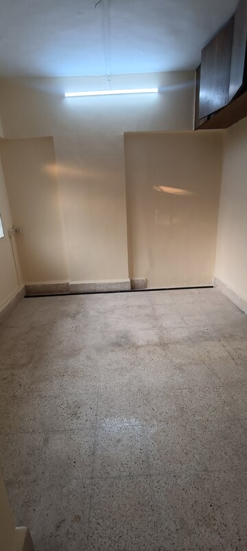 Room in 1 RK Apartment at Anita Nagar Chs, Kandivali East – for Rent