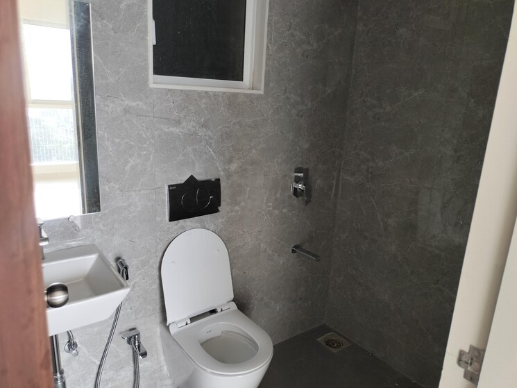 Bathroom, mahindra-roots 1 Bedroom 448 Sq.Ft. Apartment In Kandivali East Mumbai 7998598