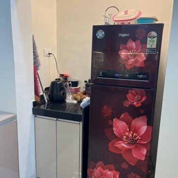 Furnished Amenities in 2 BHK Apartment at Lodha Amara, Sandoz Baug – for Sale