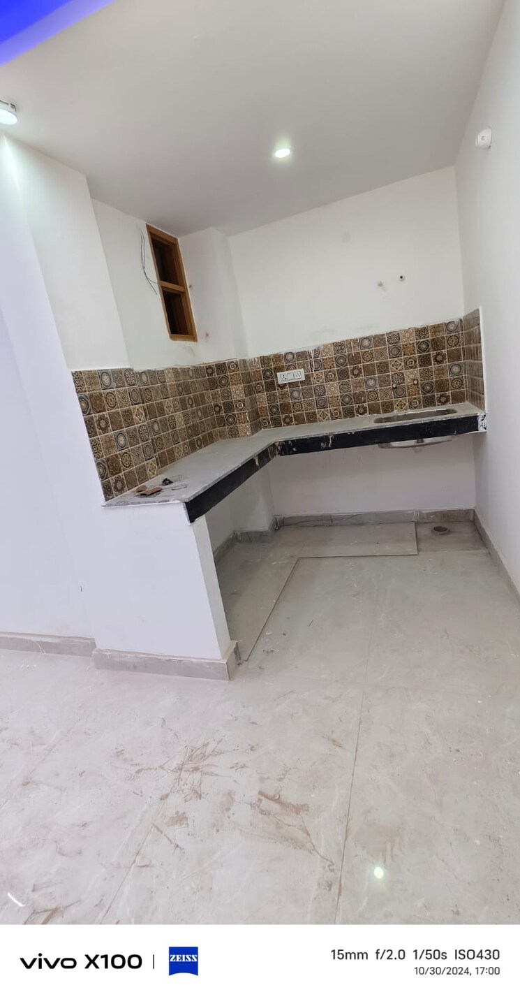 Kitchen, abul fazal enclave part 1 3 Bedroom 990 Sq.Ft. Apartment In Abul Fazal Enclave Part 1 Delhi 7998630