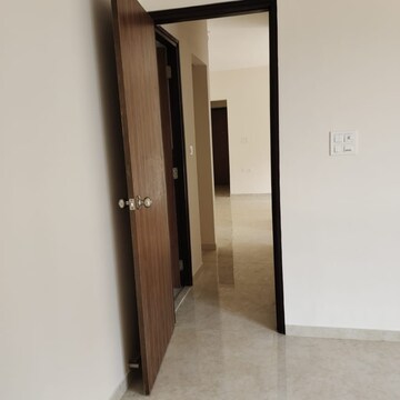 Room in 2 BHK Apartment at Lodha Amara Tower 36 And 37, Sandoz Baug – for Sale