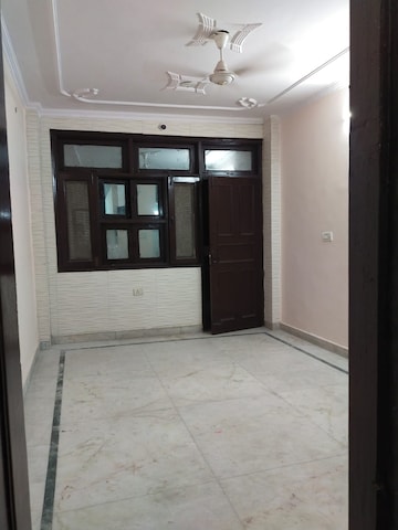 Room in 1 BHK Builder Floor at Niti Khand – for Rent