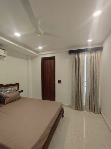 Living Room in 3 BHK Builder Floor at Unitech Woodstock Floors, Sector 50 – for Rent
