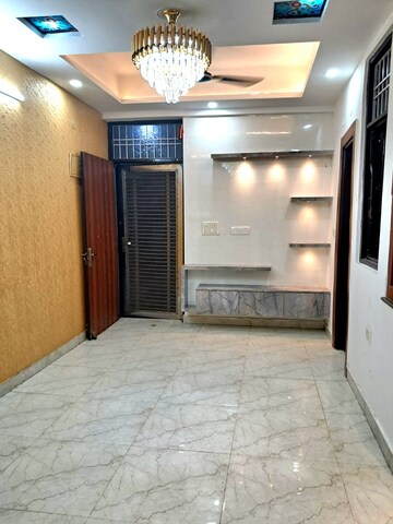 Master Bedroom in 2 BHK Builder Floor at Gyan Khand – for Rent