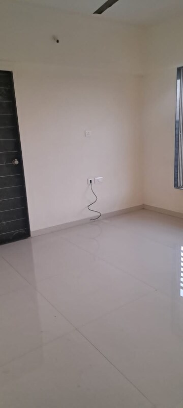 Room in 1 BHK Apartment at Ghatkopar Gateway, Ghatkopar East – for Rent