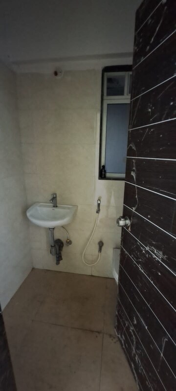 Bathroom in 1 BHK Apartment at Ghatkopar Gateway, Ghatkopar East – for Rent