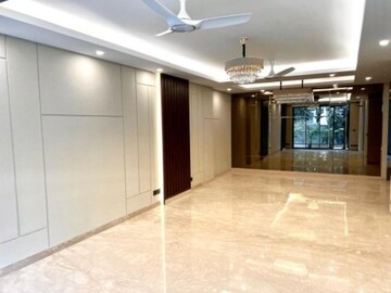 Room in 3 BHK Builder Floor at Sector 95 – for Sale