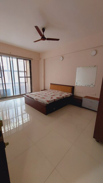 Bedroom in 4 BHK Apartment at Bodakdev – for Rent