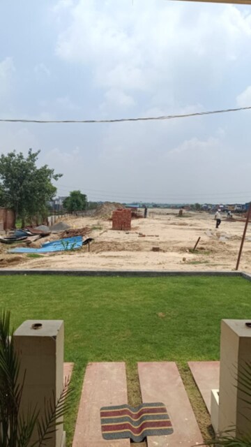  Plot For Sale in Defence Colony