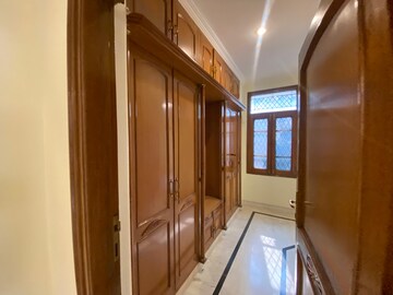 Master Bedroom in 4 BHK Builder Floor at Defence Colony – for Rent