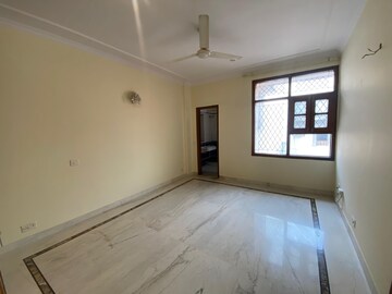 Room in 4 BHK Builder Floor at Defence Colony – for Rent