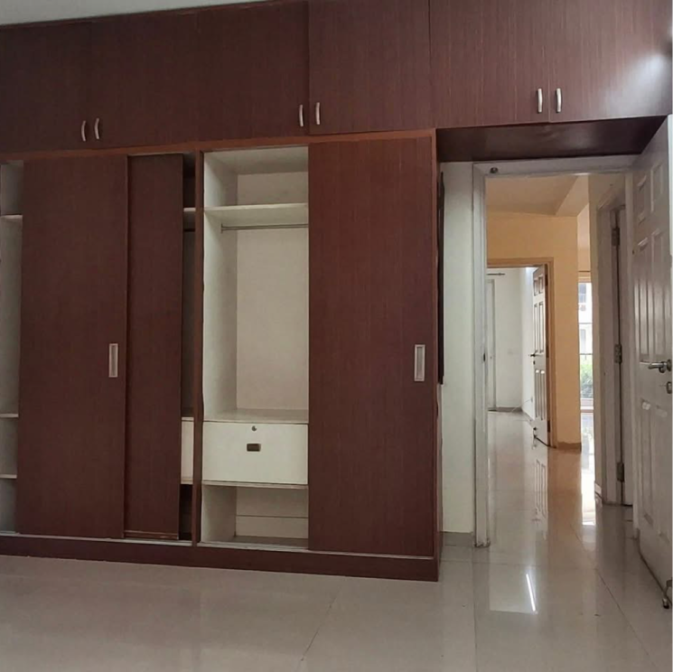 Room, emaar-mgf-emerald-hills 3.5 Bedroom 1500 Sq.Ft. Apartment In Sector 65 Gurgaon 7998923