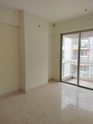 Room in 3 BHK Apartment at The Wadhwa The Nest, Andheri West – for Rent