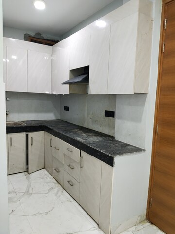 Kitchen in 3 BHK Apartment at Khirki Extension – for Rent