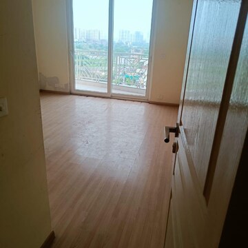 Room in 3.5 BHK Apartment at AIPL The Peaceful Homes, Sector 70a – for Sale